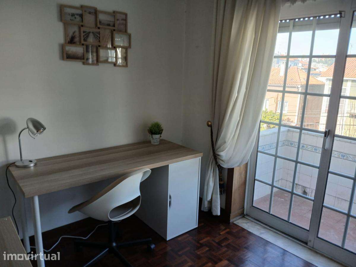 Quarto - localizado em Casal do Bispo Coimbra - Grande imagem: 3/11