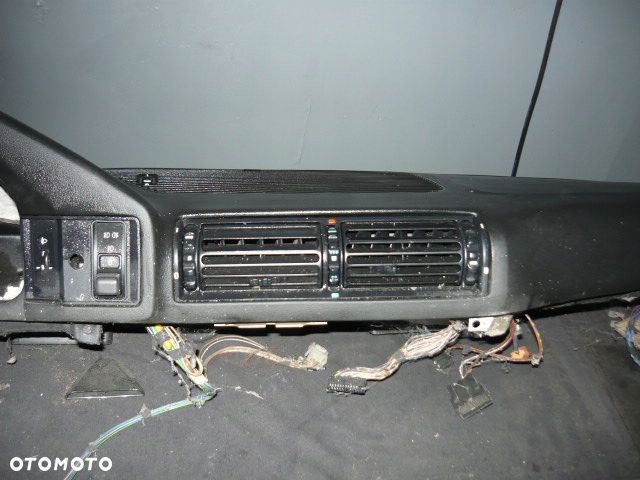 BMW E34 DESKA ROZDZIELCZA EUROPA - 13