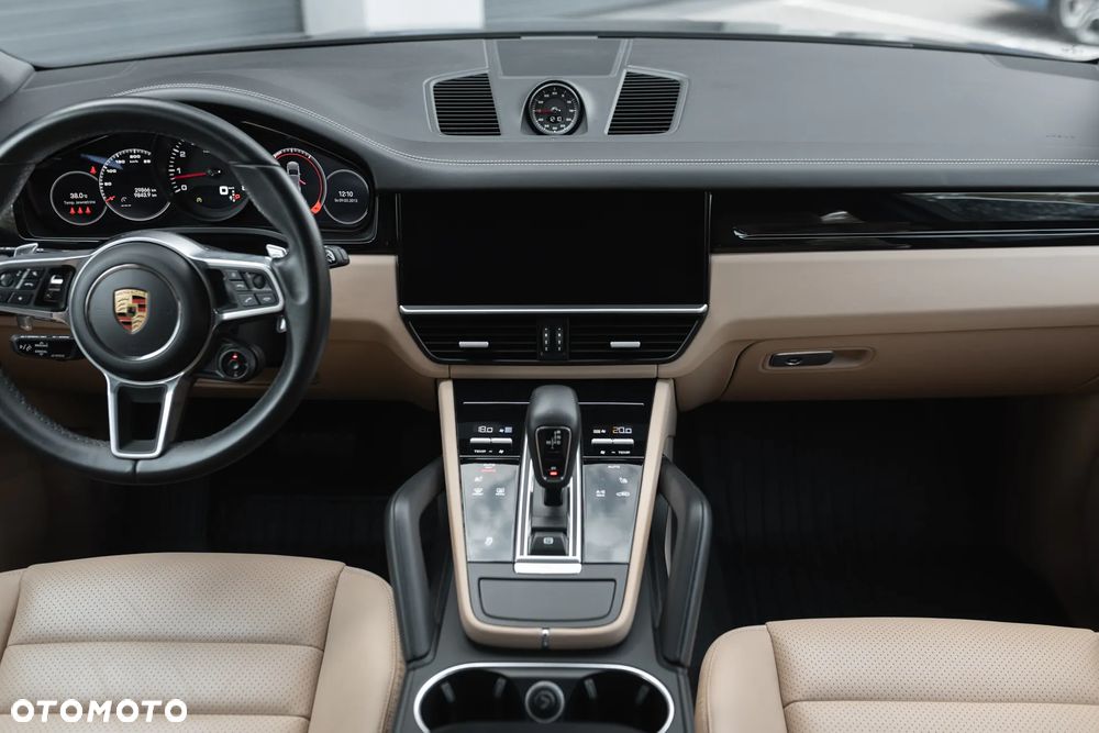 Porsche Cayenne Standard - 18