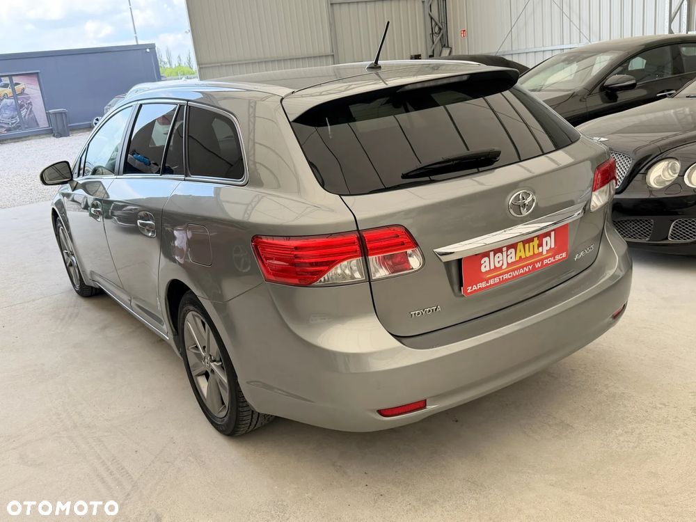 Toyota Avensis - 5