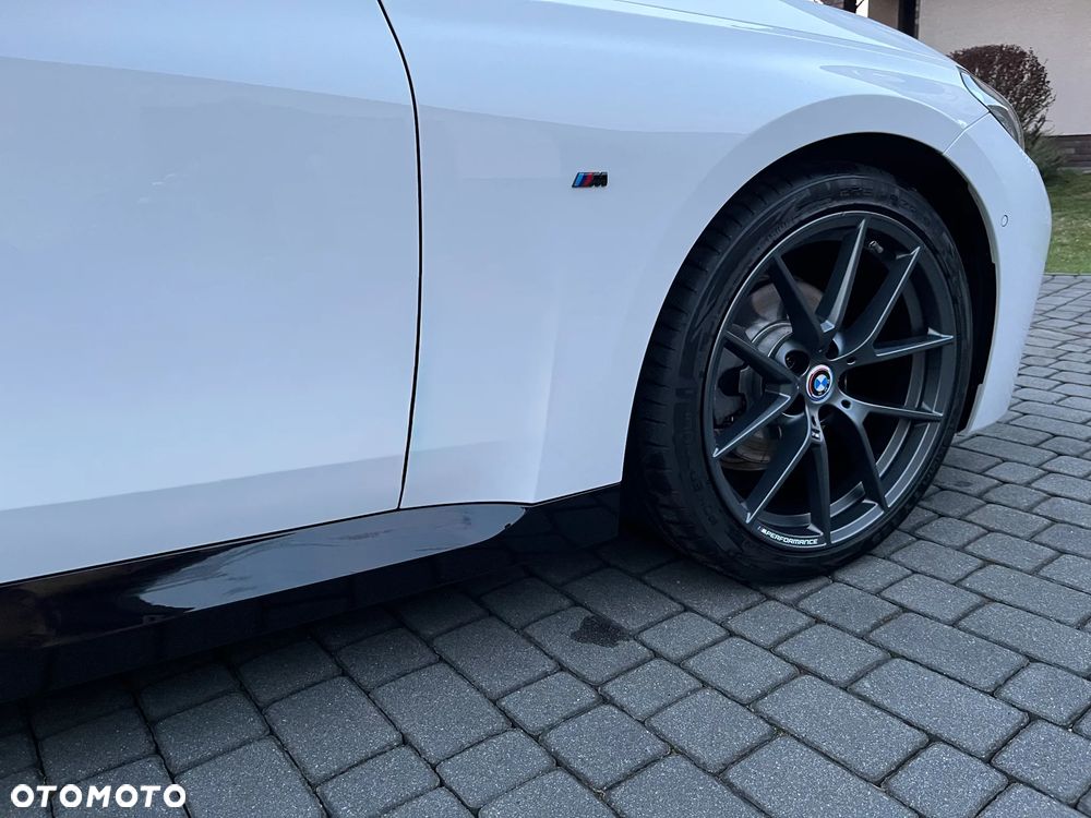 BMW Seria 2 220d M Sport - 11