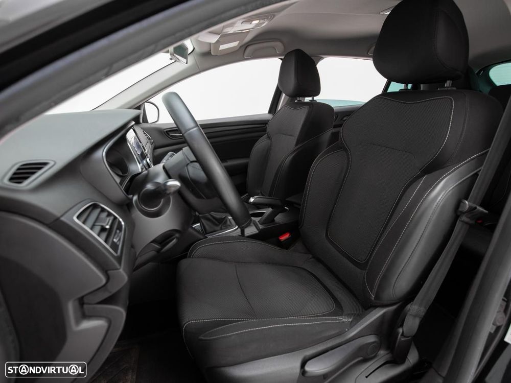 Renault Mégane 1.5 Blue dCi Zen — fotografia 7