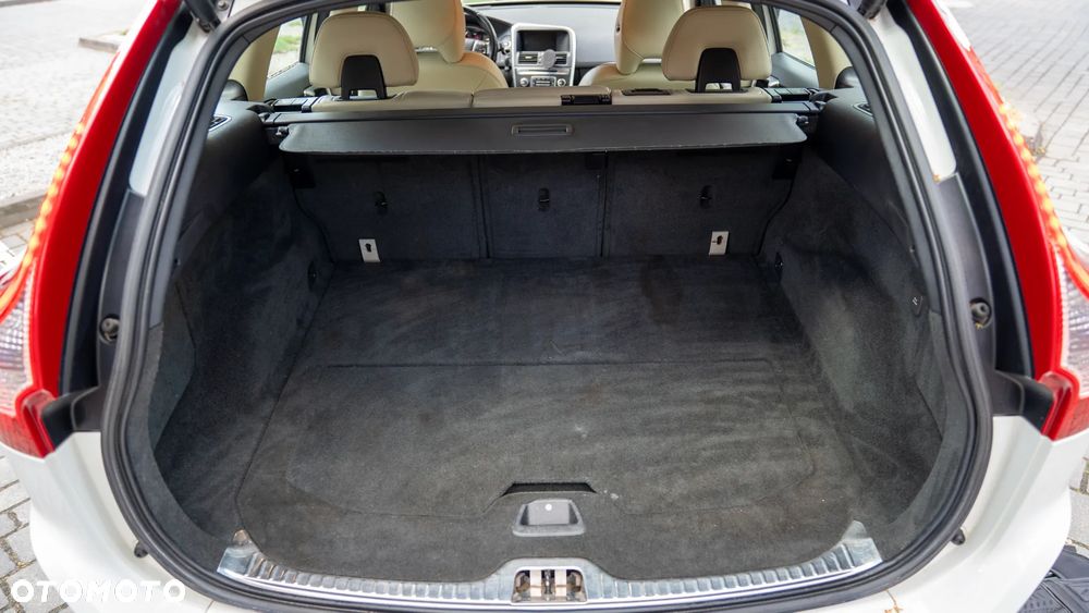 Volvo XC 60 D4 AWD Summum - 17