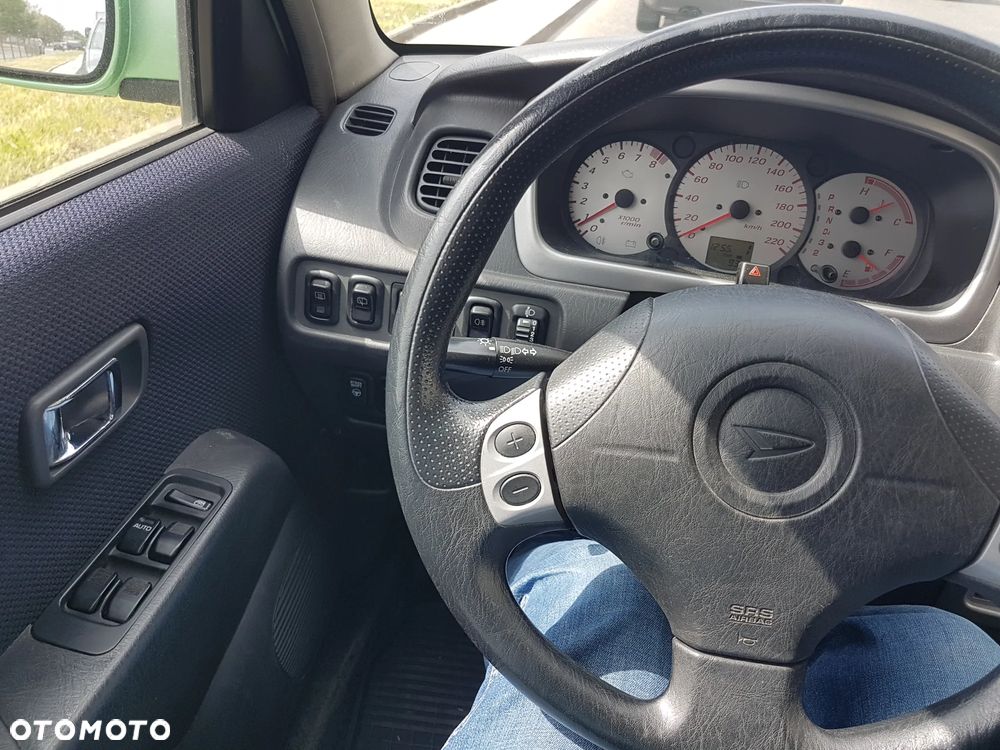 Daihatsu Sirion - 8