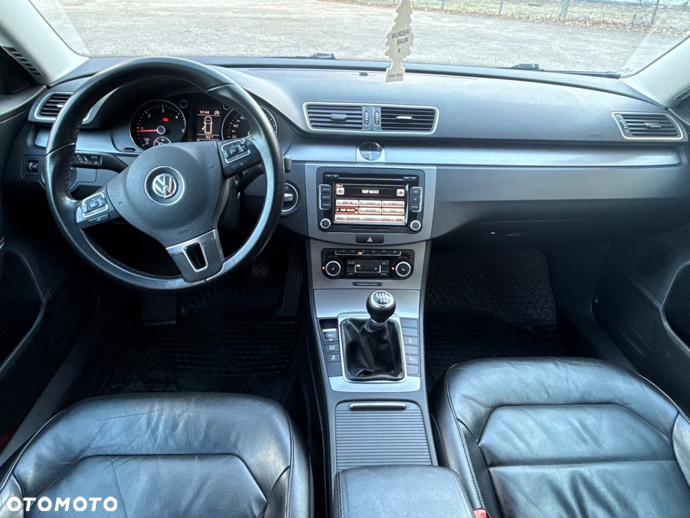 Volkswagen Passat 2.0 TDI BlueMotion Technology Comfortline - 13