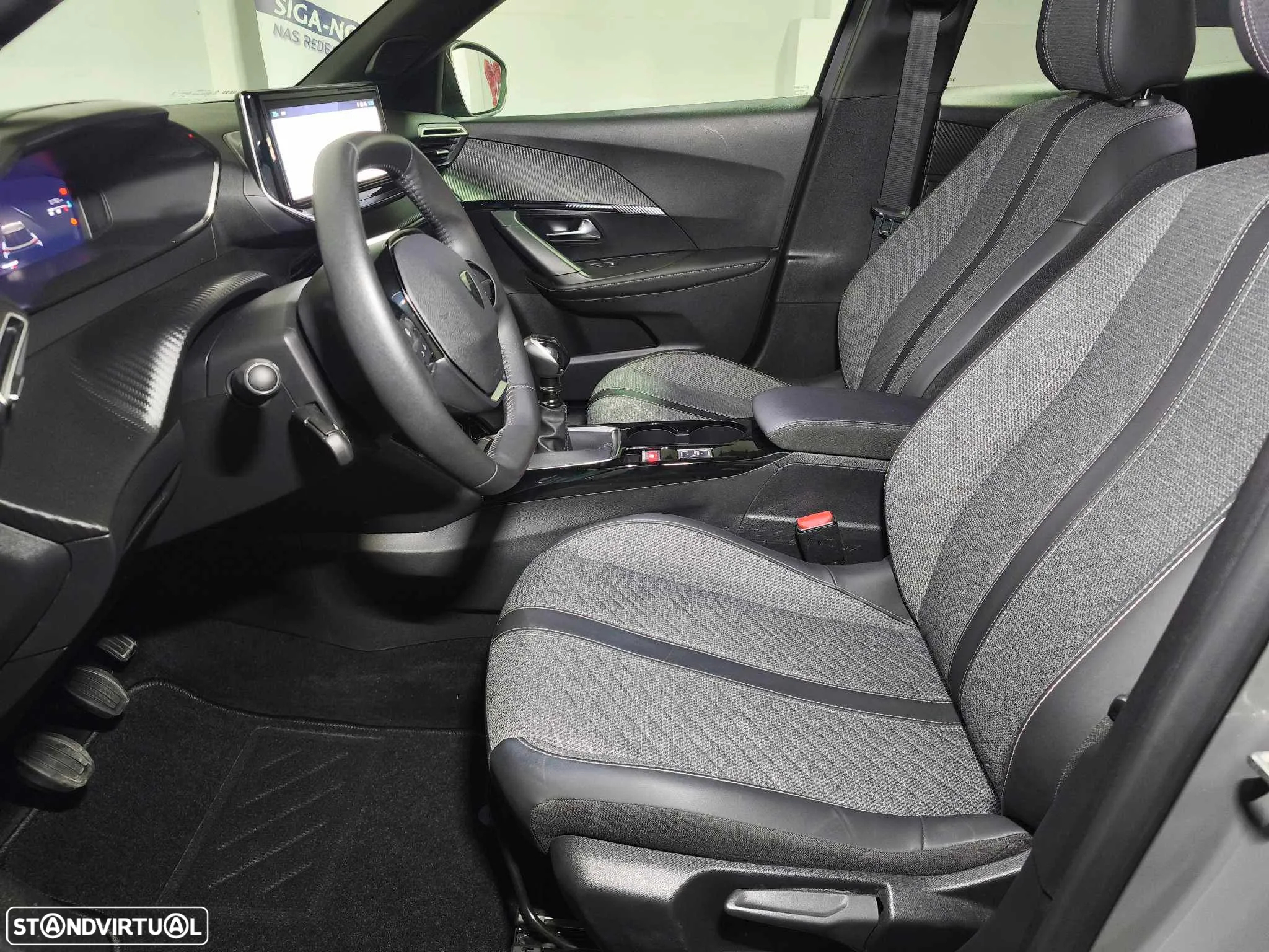 Peugeot 2008 1.2 PureTech Allure Pack - 13