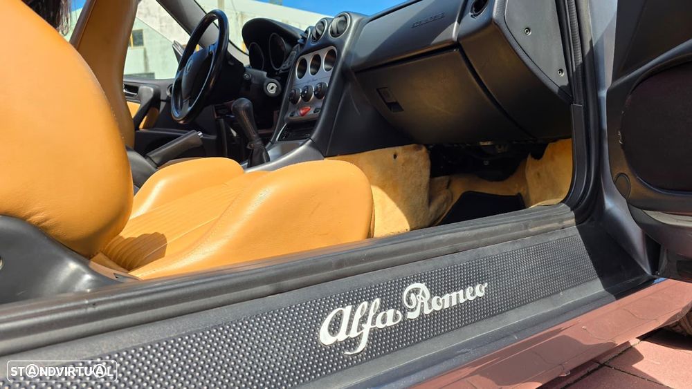 Alfa Romeo GTV 2.0 TS - 12