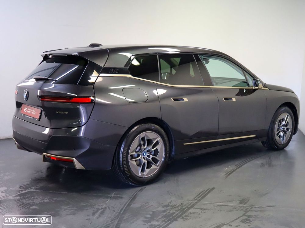 BMW iX xDrive 40 - 4