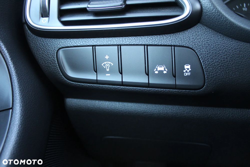 Hyundai i30 1.4 T-GDI Intro Edition - 21