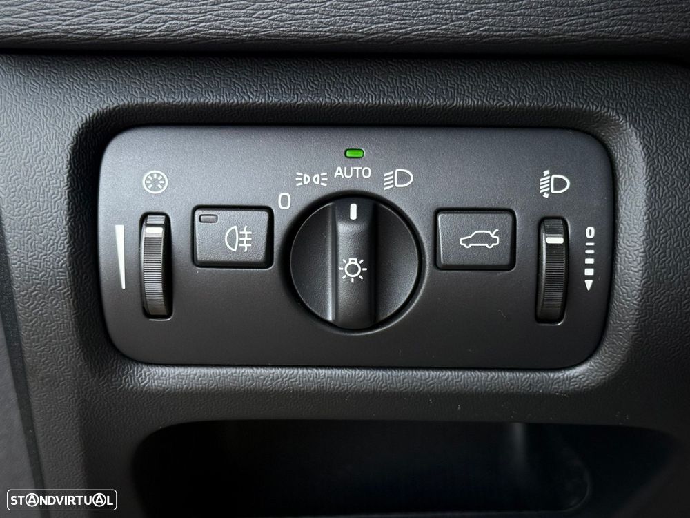 Volvo V40 2.0 D2 Momentum - 11