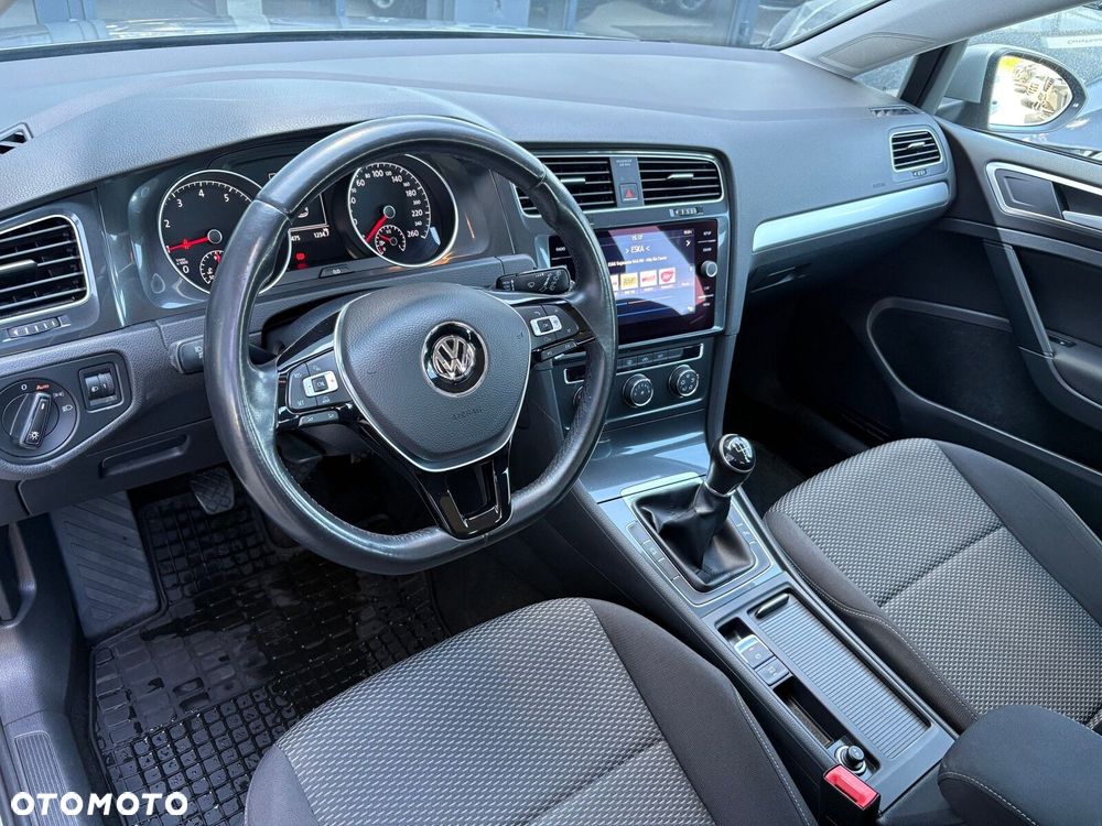 Volkswagen Golf - 12
