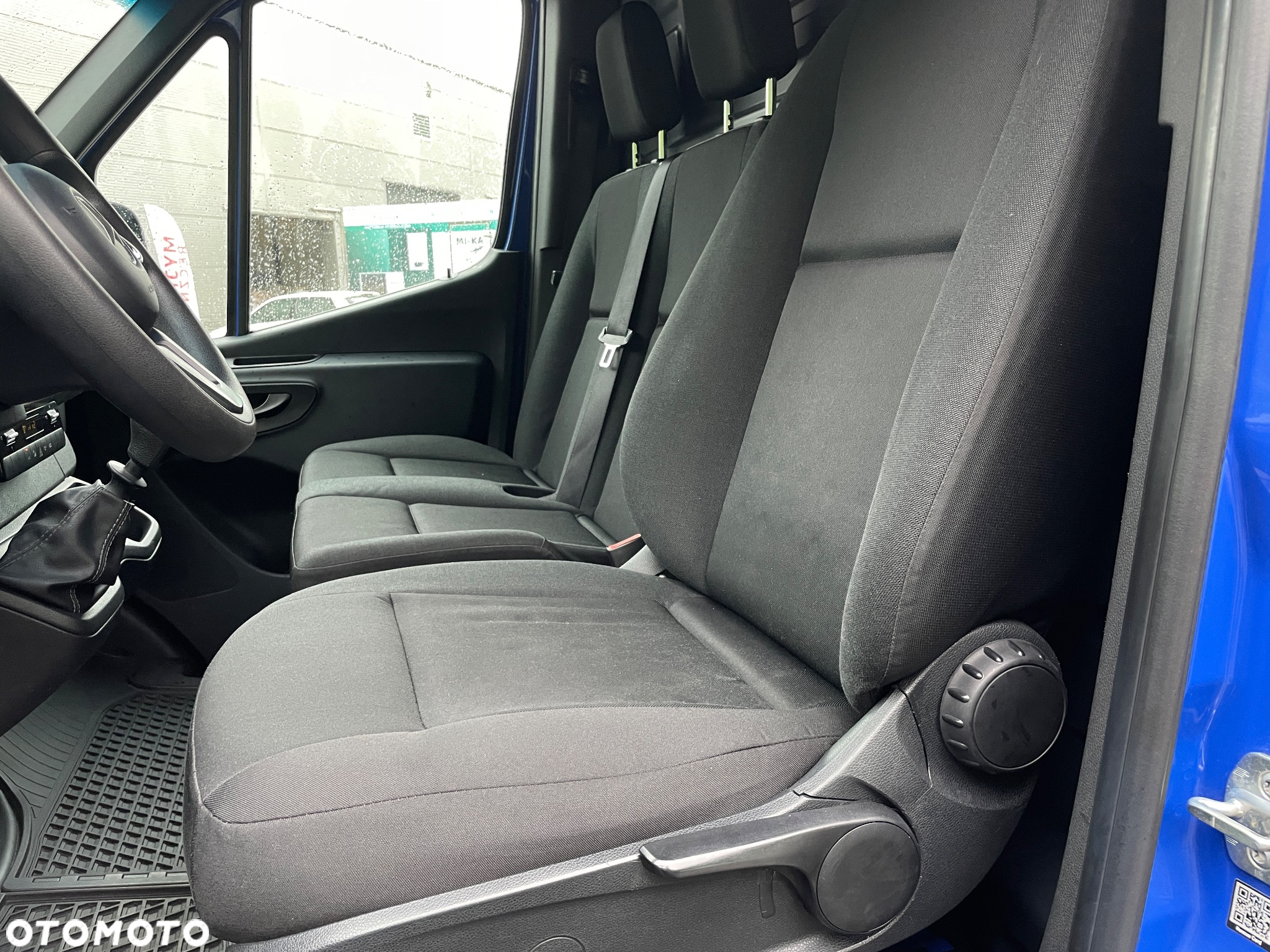 Mercedes-Benz Sprinter - 14