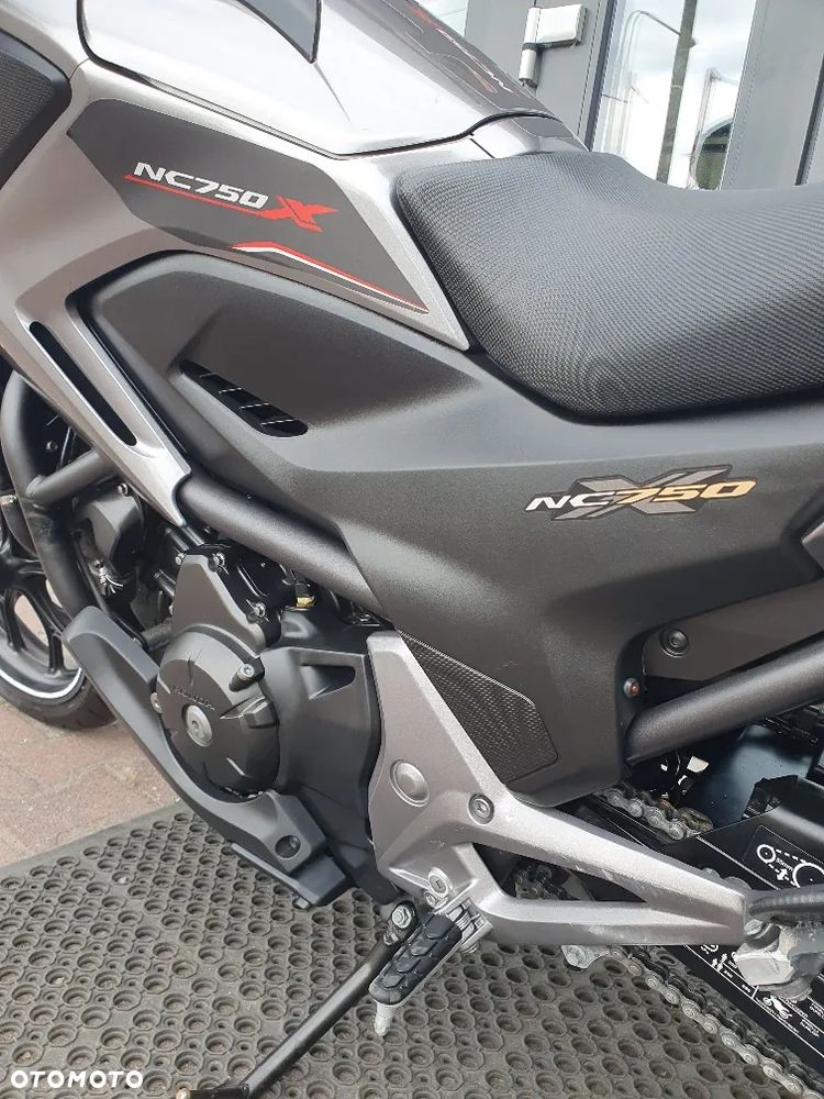 Honda NC - 16
