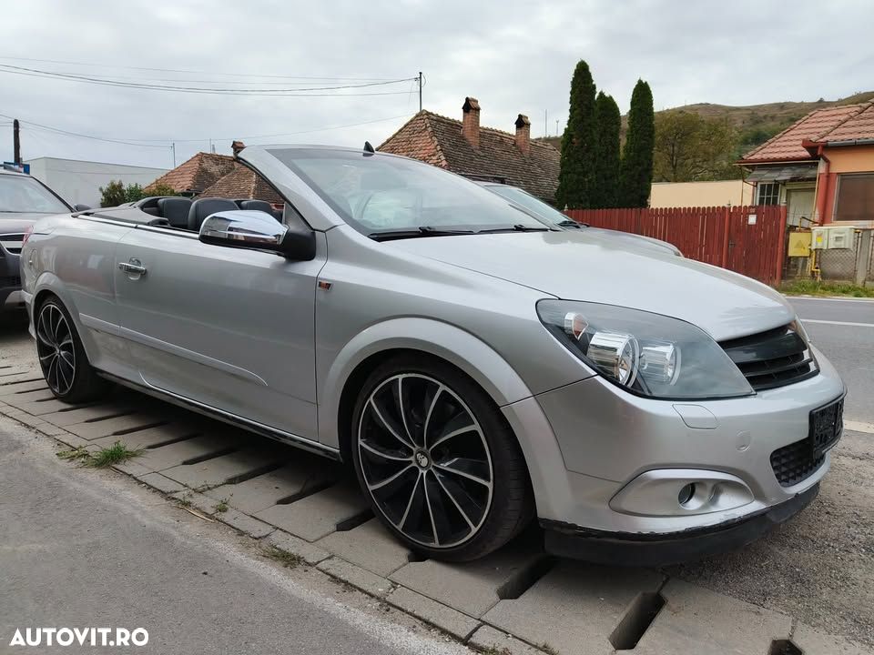 Opel Astra 2.0 Turbo Cosmo - 1