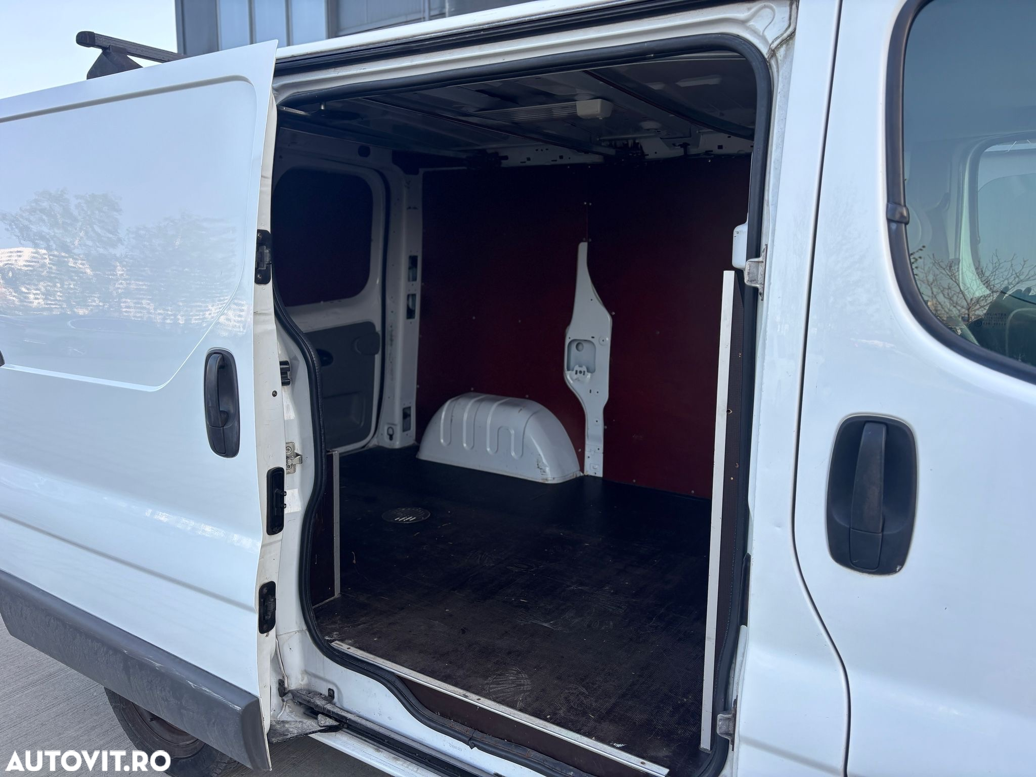 Opel Vivaro - 14