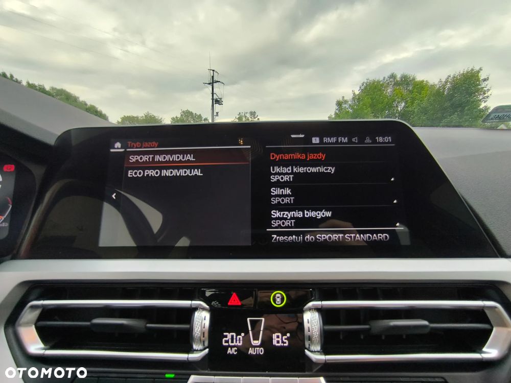 BMW Seria 3 318i - 28