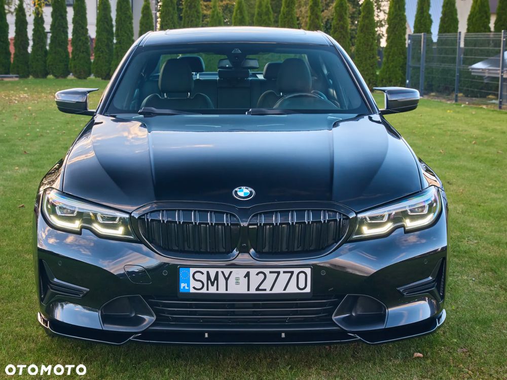 BMW Seria 3 2021 photo 2