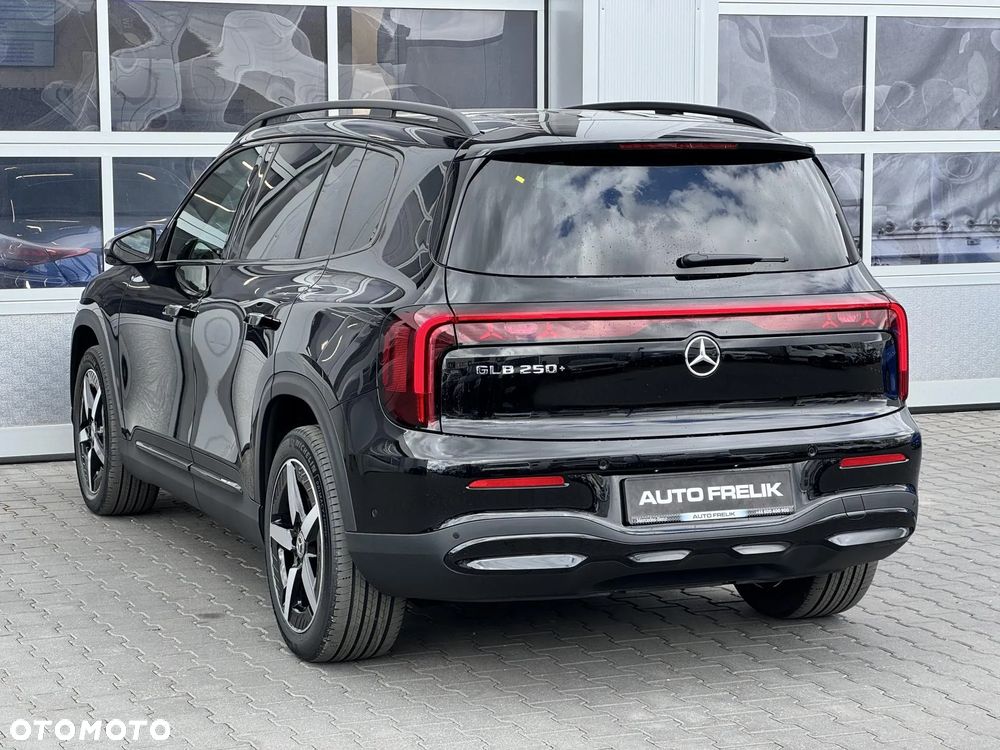 Mercedes-Benz GLB - 10