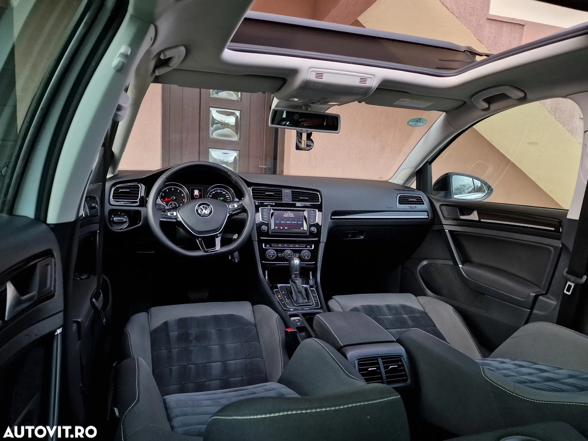 Volkswagen Golf 1.4 TSI BlueMotion Technology DSG Highline - 35