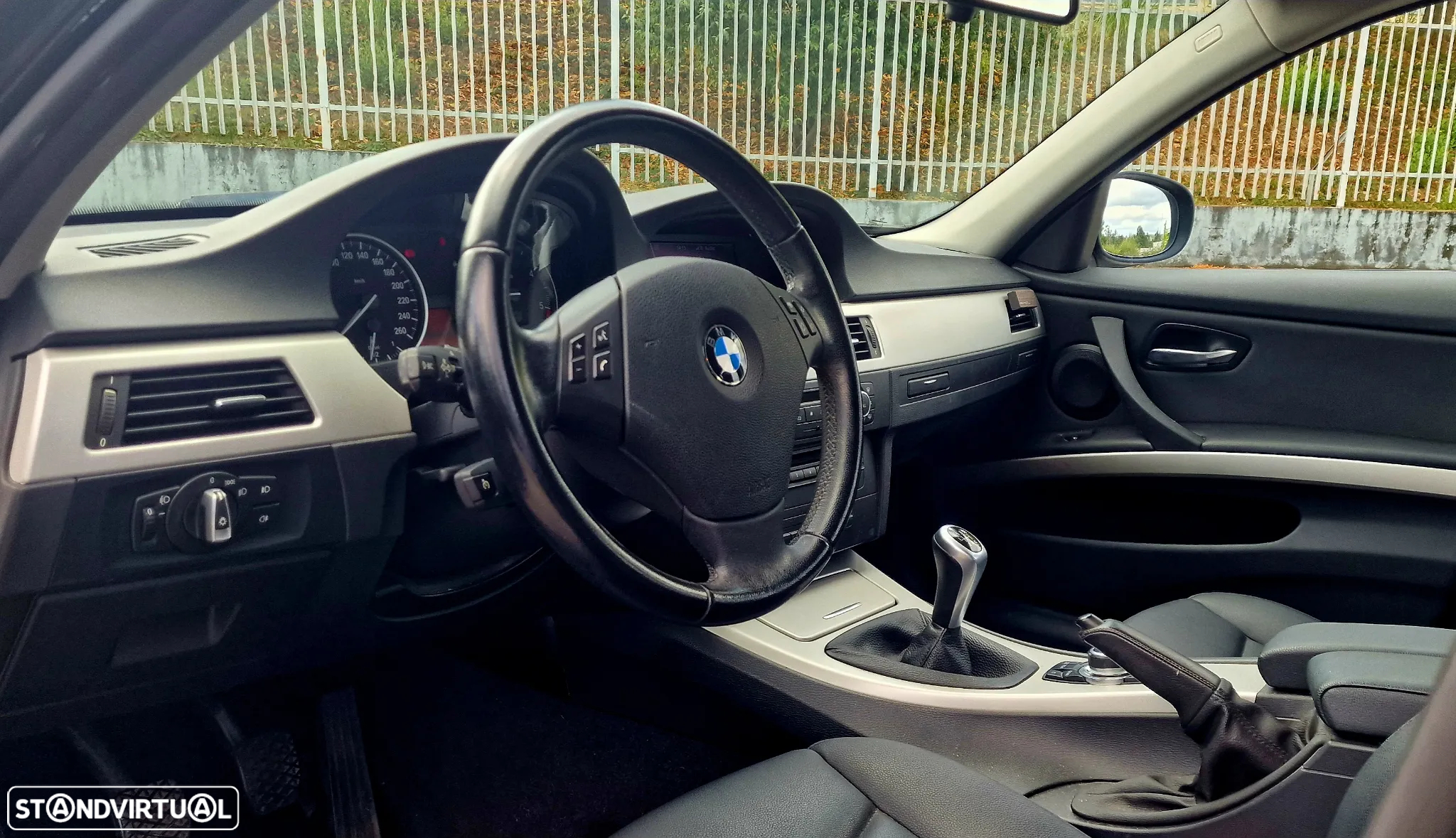 BMW 318 d DPF Touring - 17