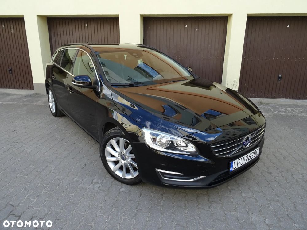 Volvo V60 D2 Drive-E Momentum - 1