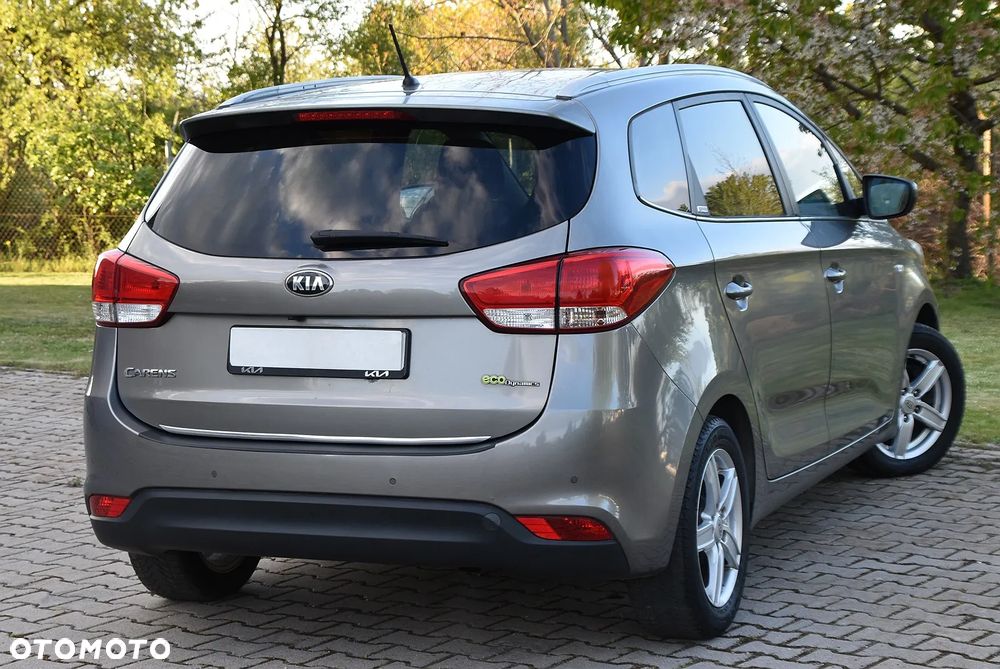 Kia Carens - 6