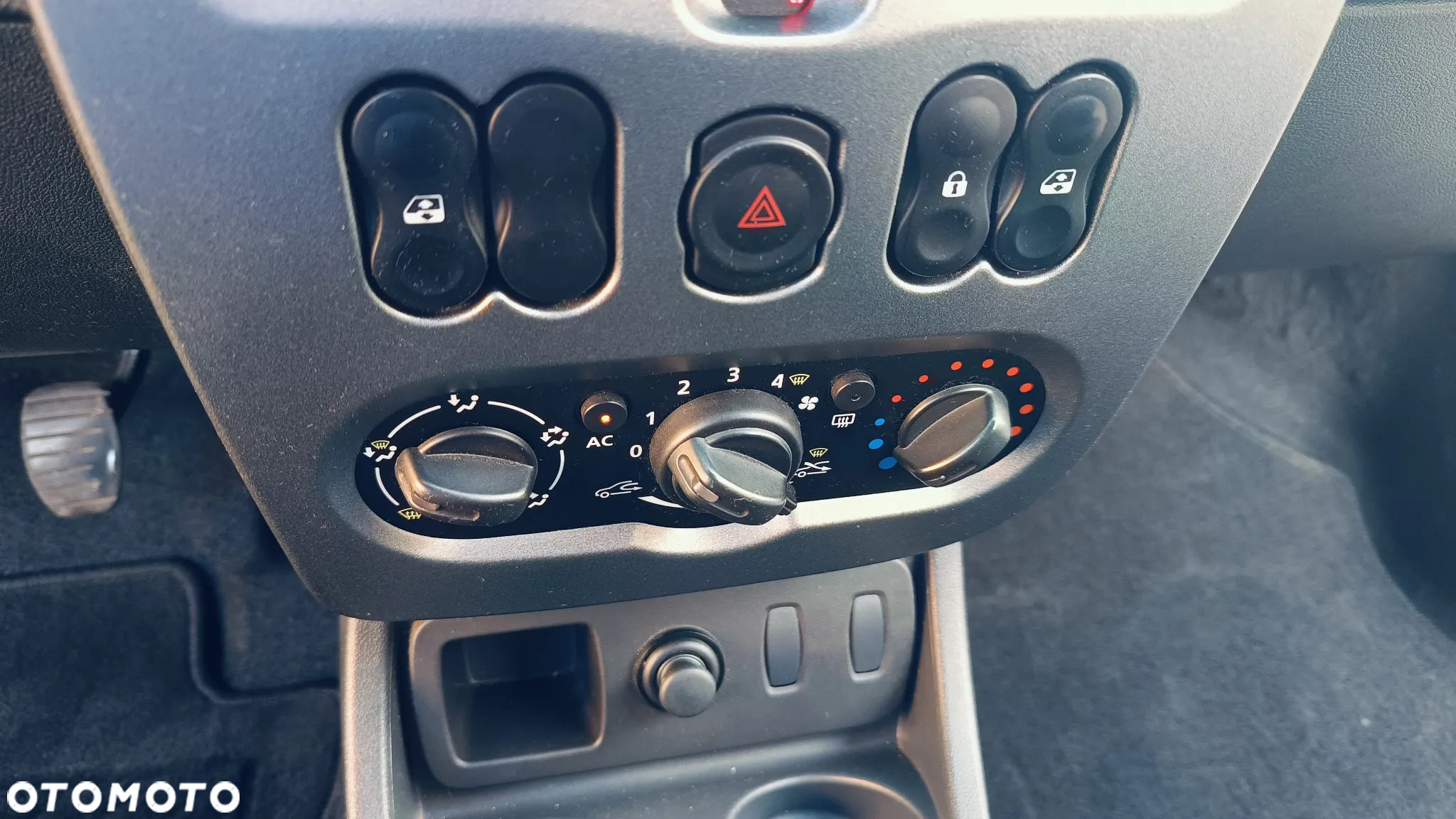 Dacia Duster 1.6 16V 4x2 Ambiance - 26
