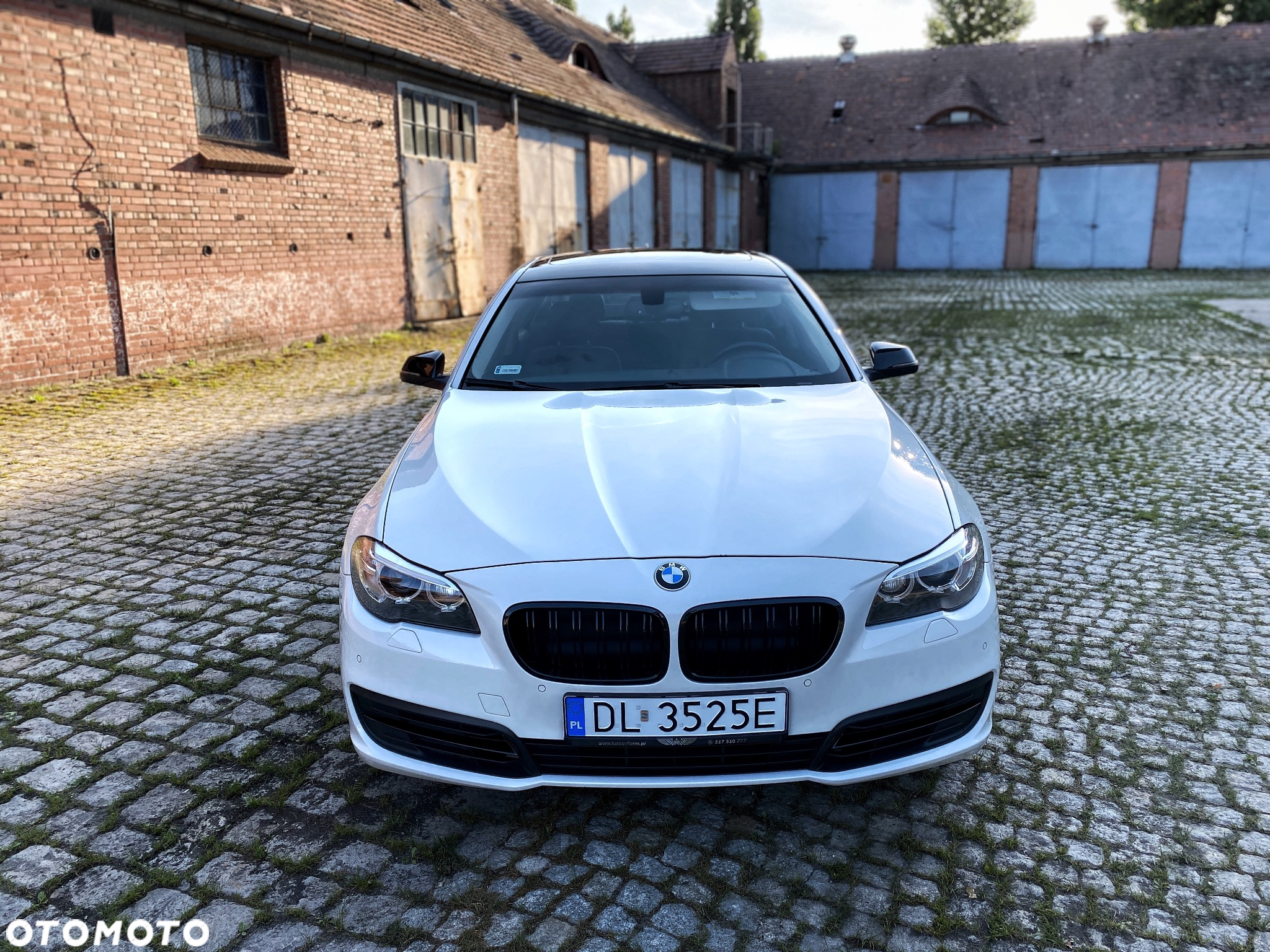 BMW Seria 5 528i xDrive - 4