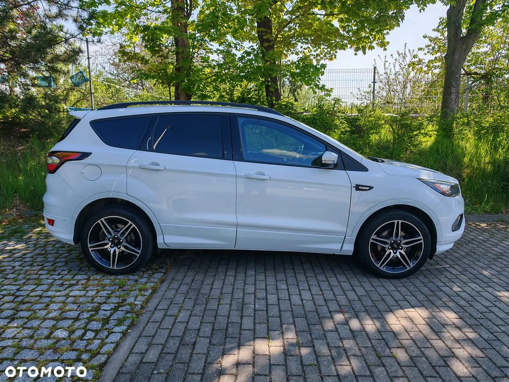 Ford Kuga 1.5 EcoBoost 2x4 ST-Line - 10