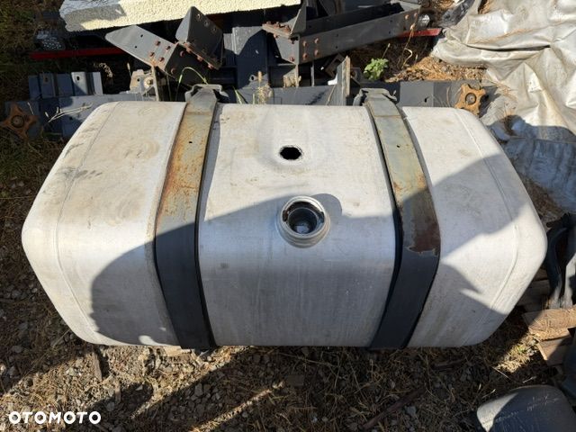 Zbiornik paliwa 390L 9604701303