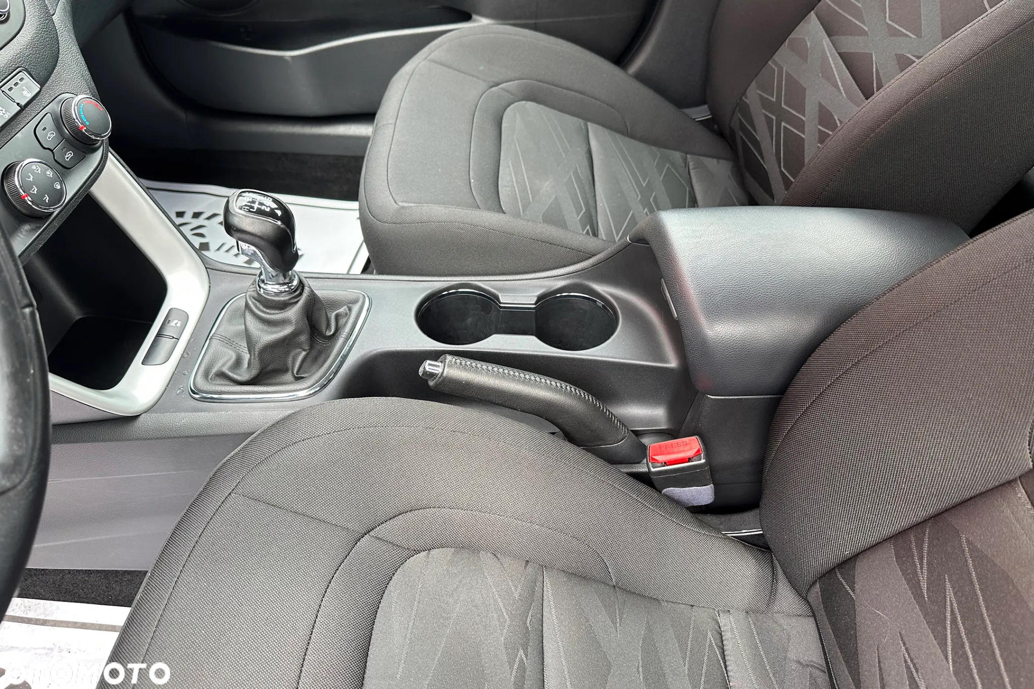 Kia Ceed - 28