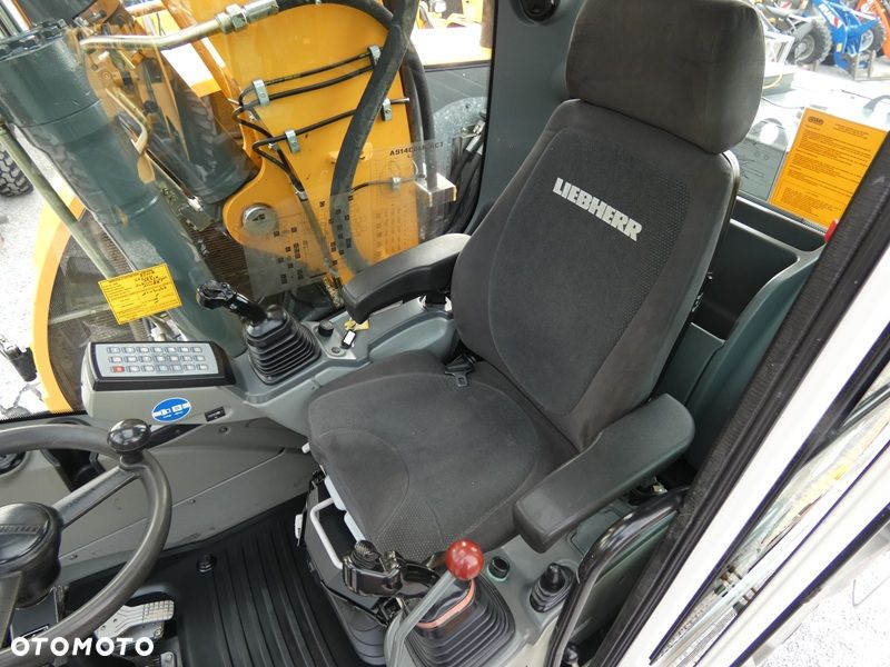 Liebherr 914 Compact / Super Stan / Speeder 30km/h / Łapy + pług / - 13