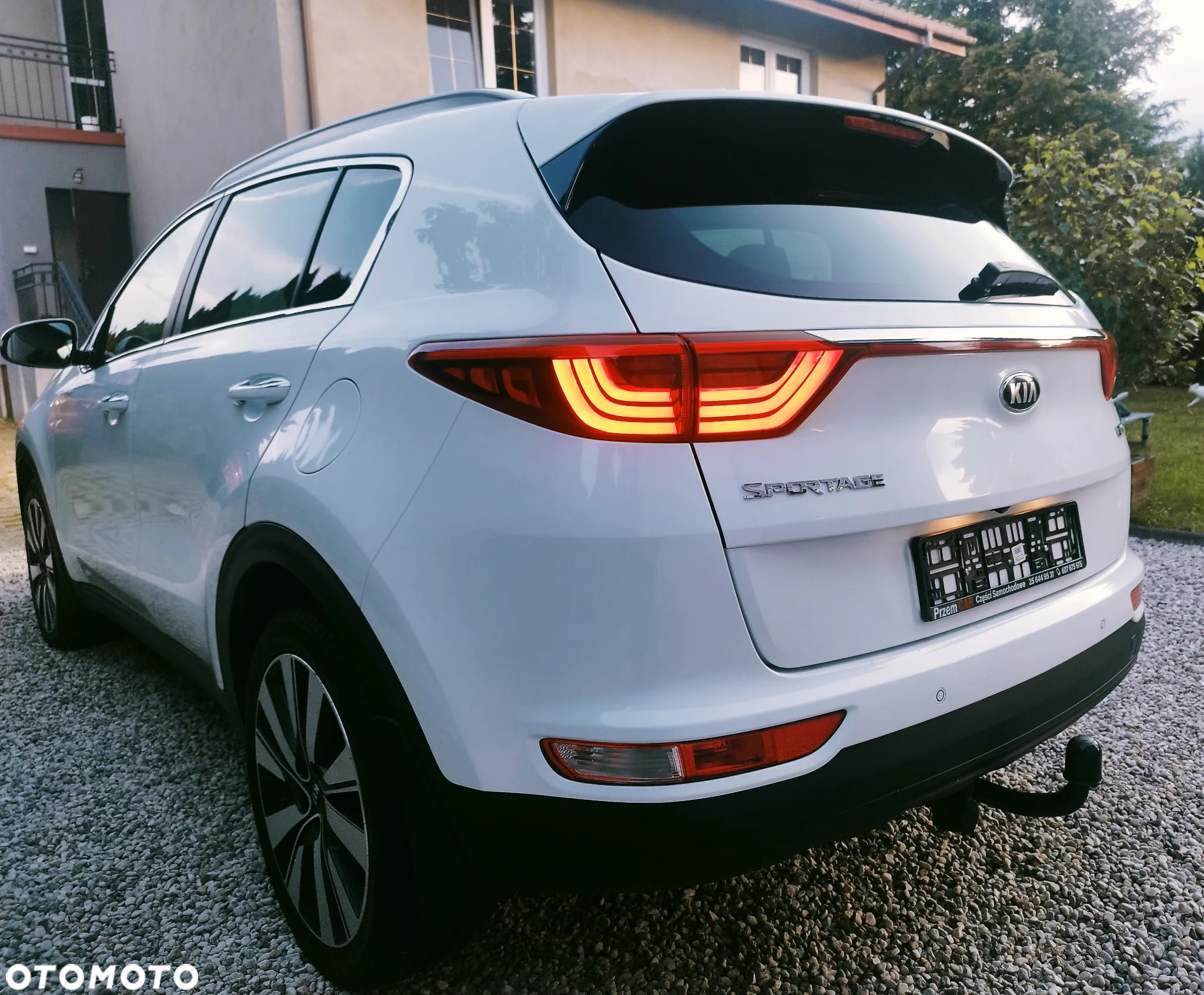 Kia Sportage 1.7 CRDI 2WD Dream-Team Edition - 13