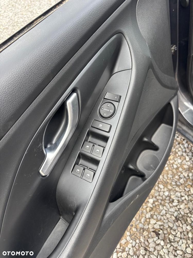 Hyundai i30 1.5 DPI Comfort - 16
