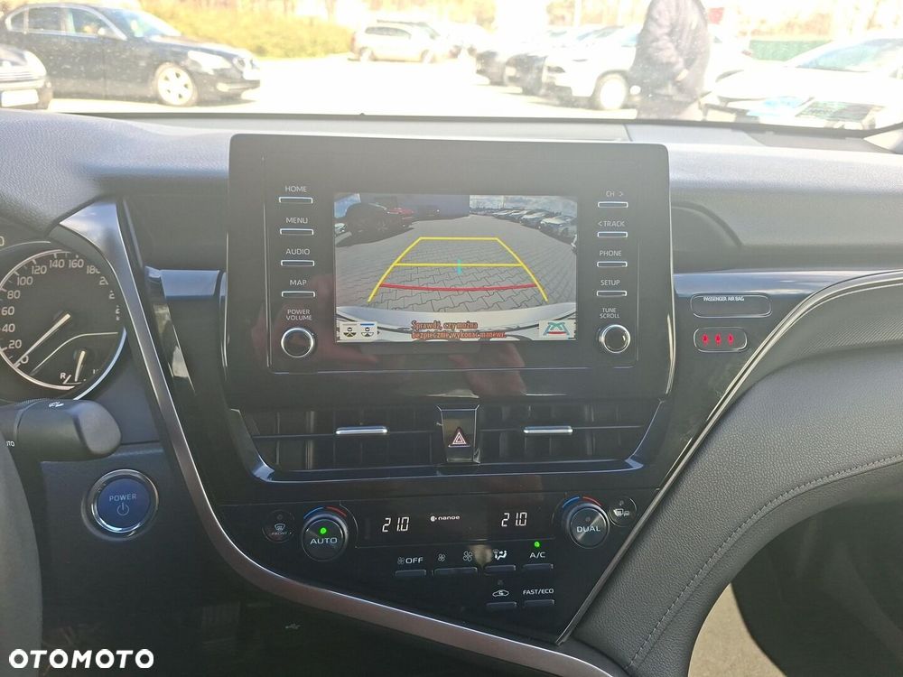 Toyota Camry 2.5 Hybrid Comfort CVT - 18