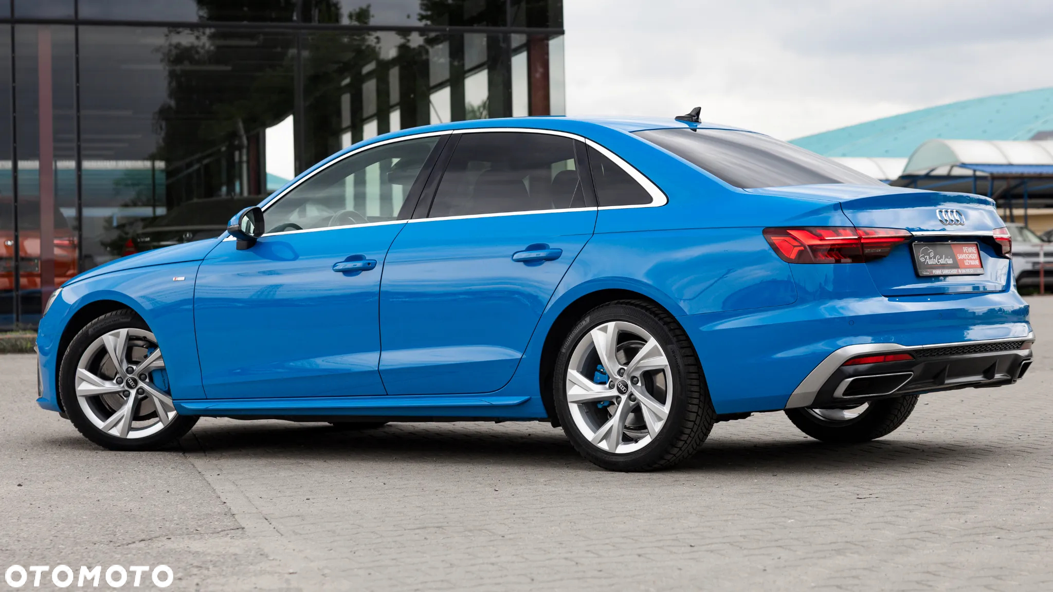 Audi A4 Avant 40 TFSI quattro S tronic S line - 12