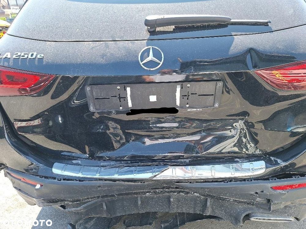 Mercedes-Benz GLA 200 AMG Line - 2