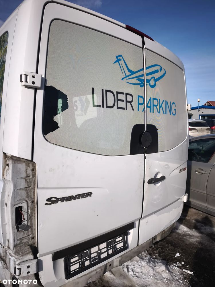 Drzwi z szybą tył tylne lewe prawe Mercedes-Benz Sprinter w906 niskie L1 białe VW Crafter I 06-18r - 2