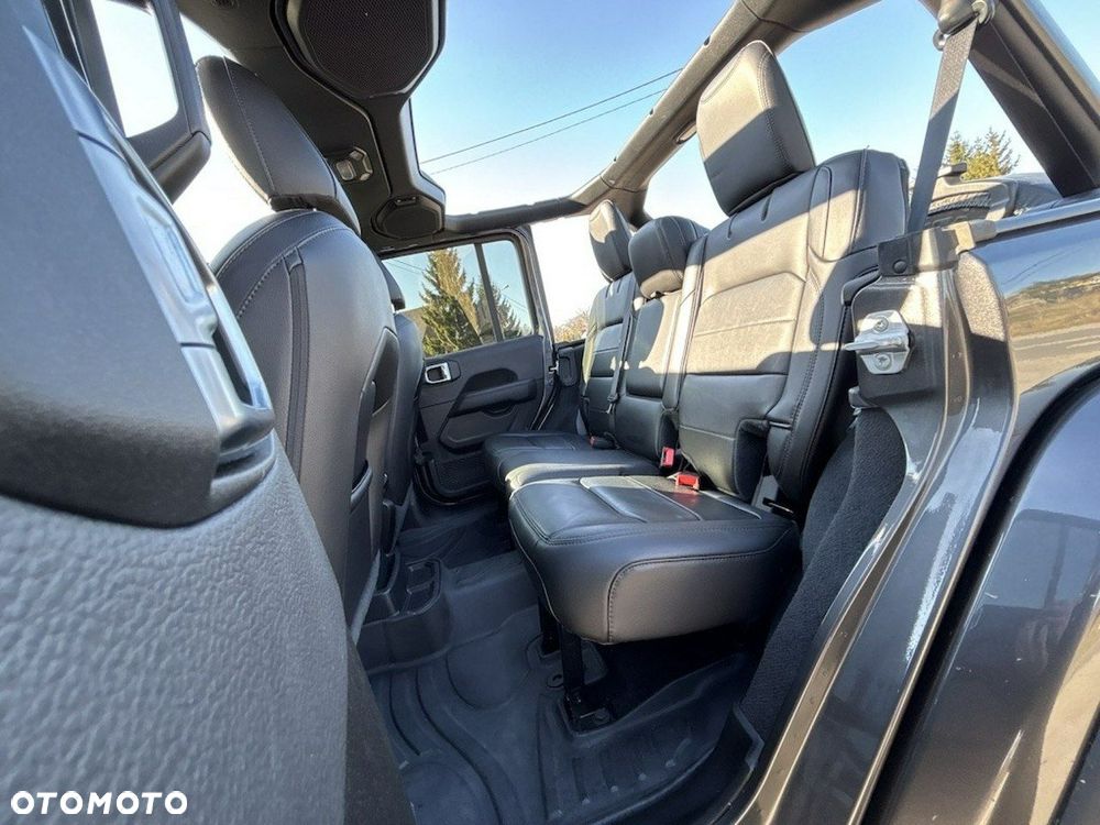 Jeep Wrangler - 13