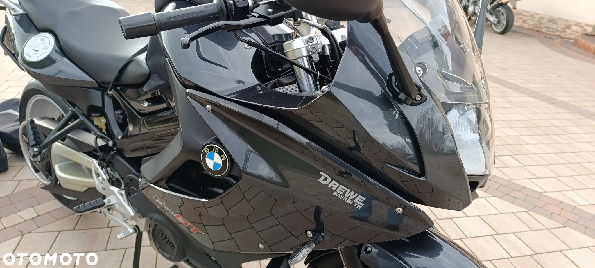 BMW F - 21