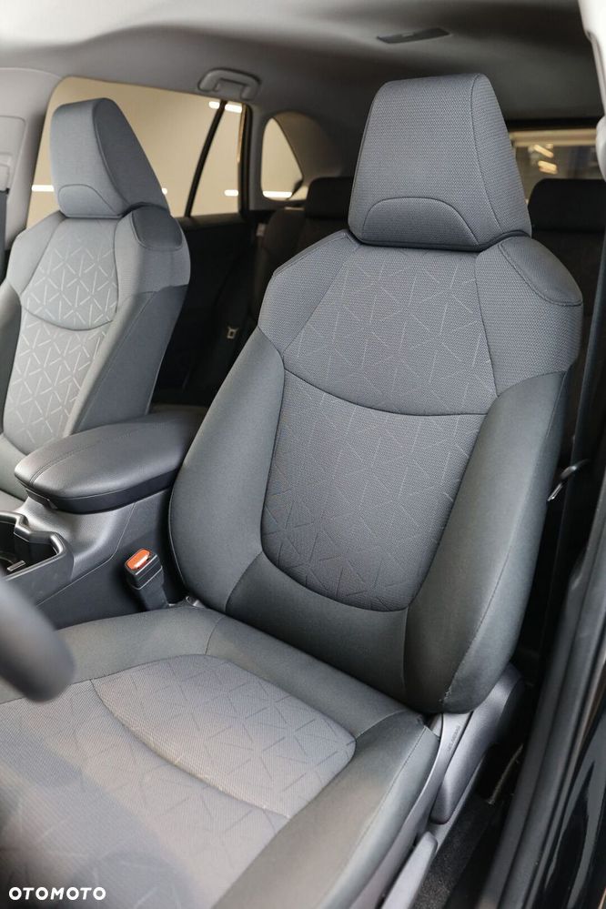 Toyota RAV4 - 8