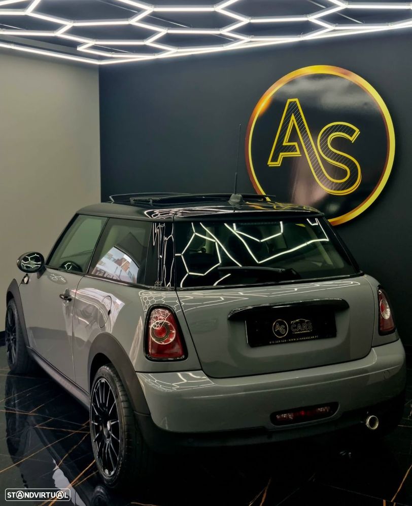 MINI 3 Portas One D - 29