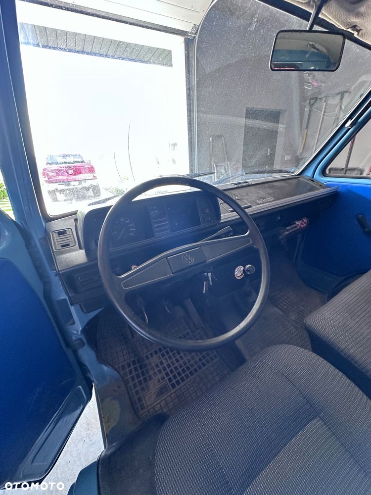 Volkswagen Transporter - 4