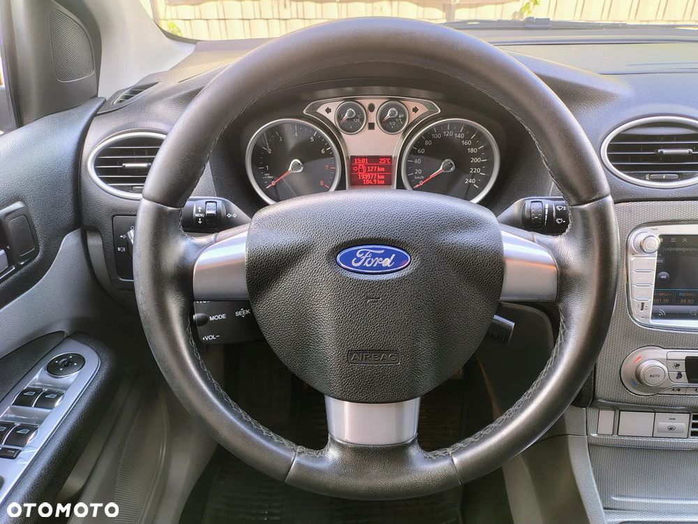 Ford Focus 1.8 Sport - 21
