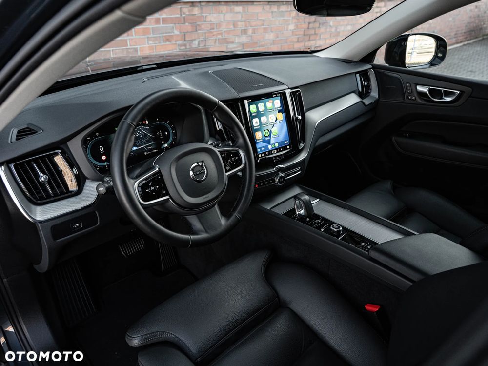 Volvo XC 60 B5 B AWD Plus Dark - 22