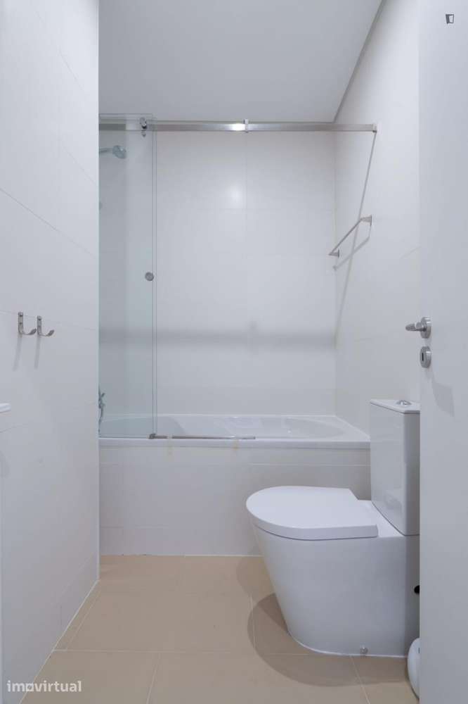Apartamento com 2 quartos - localizado em Paranhos Porto - Grande imagem: 3/28