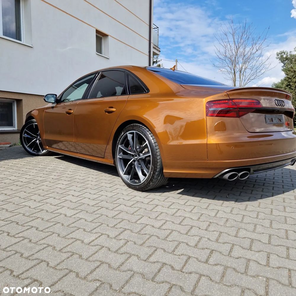 Audi S8 - 11