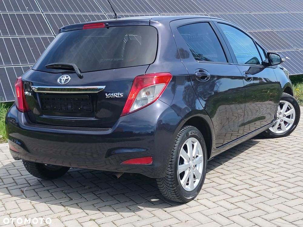 Toyota Yaris 1.33 VVT-i Lounge - 6