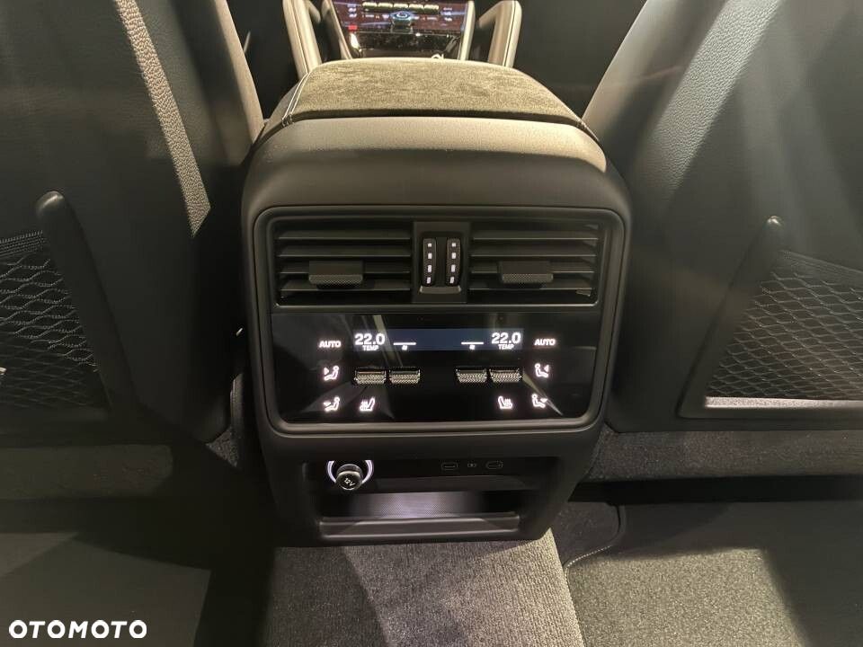 Porsche Cayenne - 20