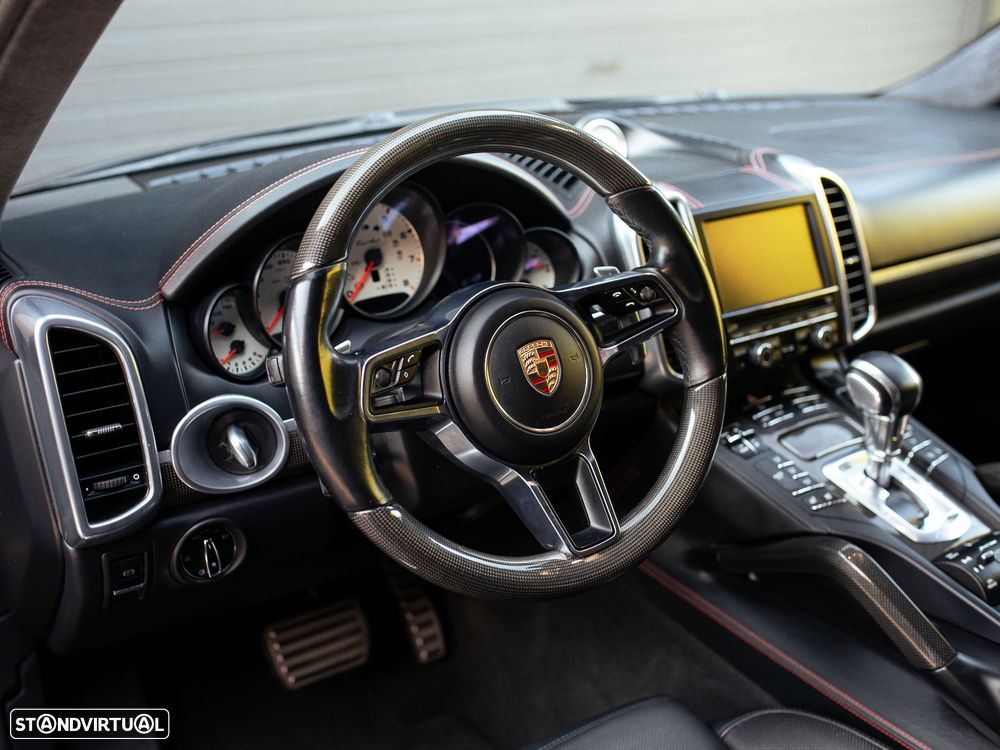 Porsche Cayenne Turbo Tiptronic S - 27